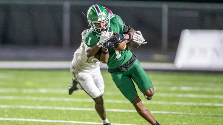Venice football blows by Riverview in Week 8 district matchup