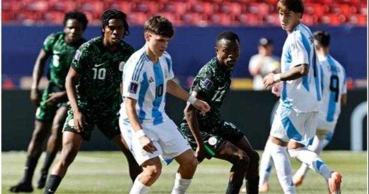 Argentina goleó 4 a 0 a Nigeria y está en cuartos