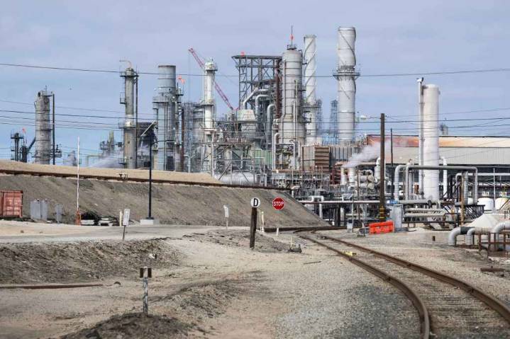 Refinery fire spotlights California’s gas supply crunch and high prices at the pump