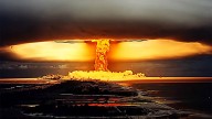 Yuval Noah Harari, historiador y tecnólogo: "La IA no es una herramienta, una bomba atómica es una herramienta. No camina sola y decide detonarse"