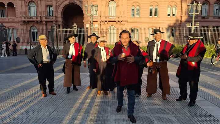 El gobernador de Salta reclamó frente a Casa Rosada: "No quiero comer con Milei, quiero que se hagan las obras"
