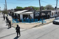 Duro golpe al narcomenudeo en el barrio Sarmiento: cinco detenidos, droga y millones en efectivo