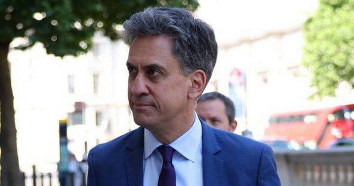 Ed Miliband tears into Tories over plan to scrap climate act