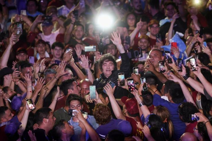 El país eligió no saltar al abismo y le pidió al Gobierno que construya una mayoría para ir por las reformas
