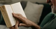 ¿Qué significa soñar con leer?