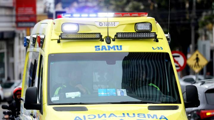 Mujer dio a luz en plena carretera mientras iba camino al hospital: Fue escoltada por Carabineros