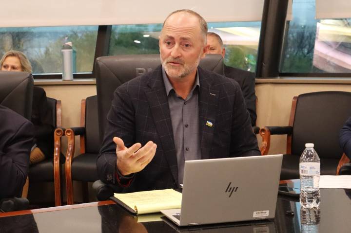 Federal workers receive nearly $1 million in emergency loans through state, community bank programs