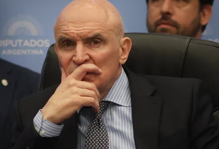 José Luis Espert bajó su candidatura a diputado: «Por la Argentina, doy un paso al costado»