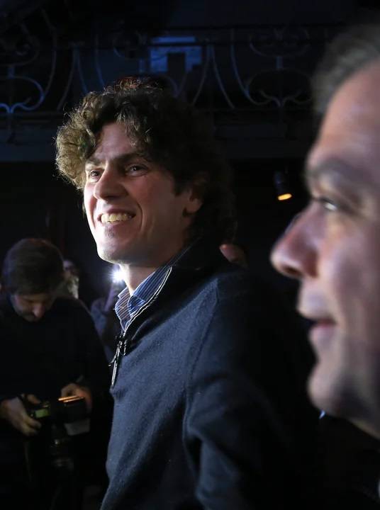 Lousteau cuestionó los rescates del gobierno y dijo que “se celebra ahogarse tres veces”