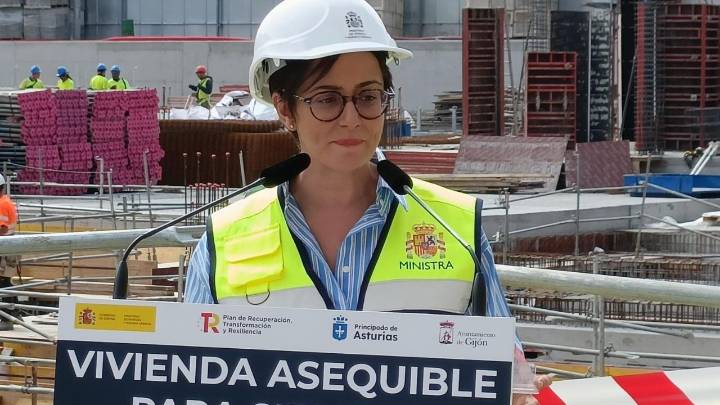 Isabel Rodríguez aplaude en Gijón blindar el aborto en la Constitución frente a la amenaza de la derecha