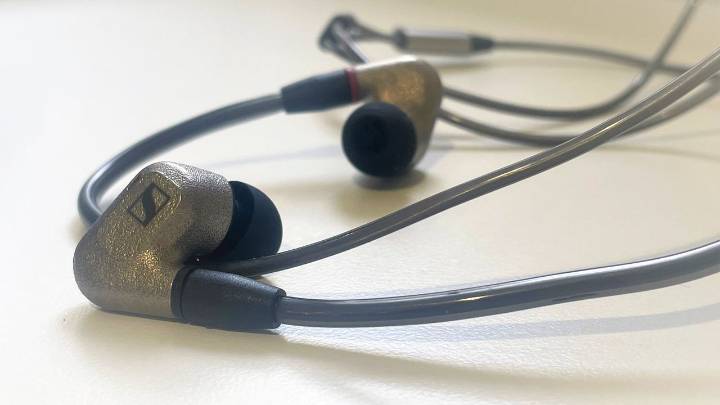 Why are wired headphones so hot again, and which ones should you buy? Here's my top 3 picks