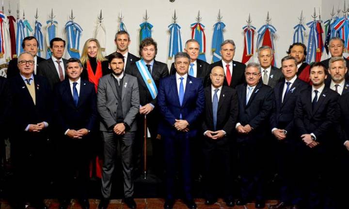 Milei convoca a Jaldo y otros 16 gobernadores el jueves: hablarán sobre leyes clave en el Congreso
