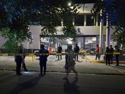 Ataque armado deja tres heridos afuera de funeraria en Culiacán; uno fallece