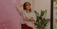 Ivett Vivas resignifica la lucha contra el cáncer de mama a través de su historia