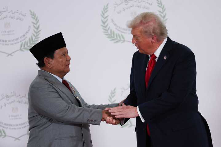 Hot mic catches Trump discussing family business with foreign leader after Gaza ceasefire