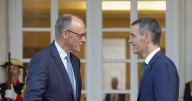 Sánchez trata de aplacar a Puigdemont acordando con Alemania negociar la oficialidad del catalán en la UE