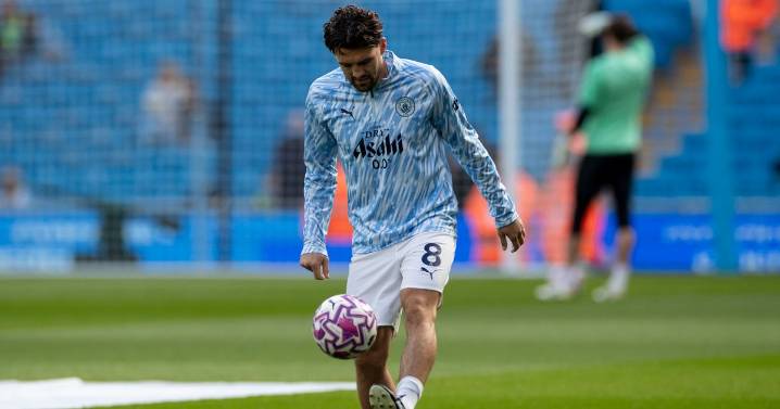 Forgotten Man City midfielder could be about to offer a new Rodri solution
