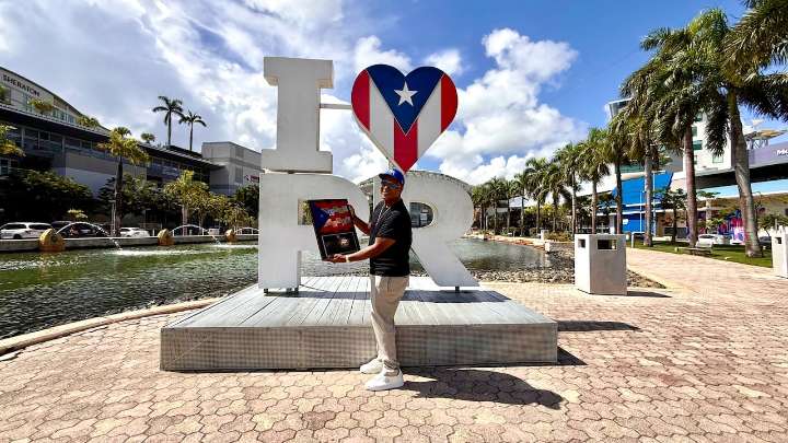 Willy García lloró en el homenaje que le hicieron en Puerto Rico en el Día Nacional de la Salsa