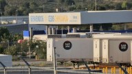 Hallan droga en tráiler dentro de cedis de Walmart