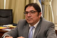 Piden explicaciones por un funcionario del Gobierno acusado de cobrar sueldos de tres empleos públicos