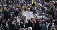 El Papa pide acoger a los inmigrantes y no recibirlos con indiferencia o con el estigma de la discriminación