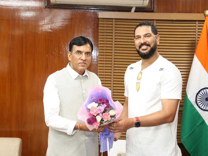 Yuvraj Singh, IGPL Board meet Mansukh Mandaviya to discuss golf