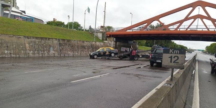 Tormenta trágica en el AMBA: murió un taxista que había quedado varado en la avenida General Paz