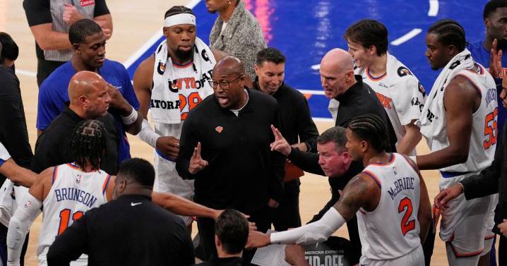 Mike Brown gets a win and a hug from Spike Lee in his first game as Knicks coach
