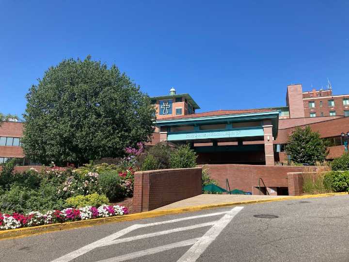SWAT team called to N.J. hospital after man pulls out handgun