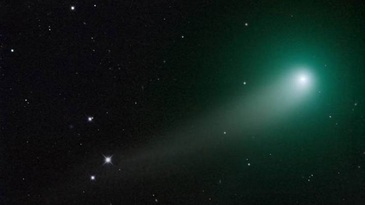 Twin comets appearing in Arizona sky during late October