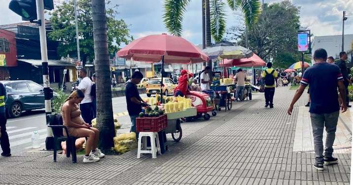 Comerciantes que usan espacio público en Armenia deben tramitar contrato con la Edua