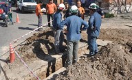 Falta agua en cinco barrios de Bahía Blanca por la rotura de un caño