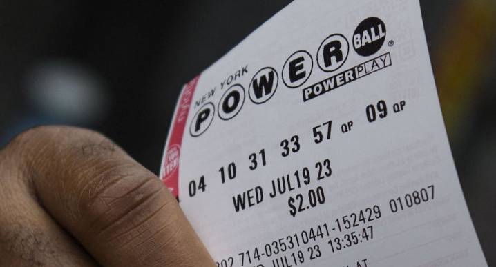 La tienda de gasolinera en New York que vendió el boleto del Powerball ganador de $50 mil