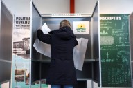 Exit poll suggests Dutch election too close to call, with center