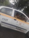 Acusan a taxista por amenazas y conducir sin licencia en Chetumal