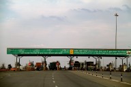 Vehicles On The Agra-Lucknow Expressway Get A Toll Free Pass As Employees Boycott Work