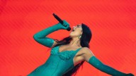 Dua Lipa trae su optimismo radical a Colombia