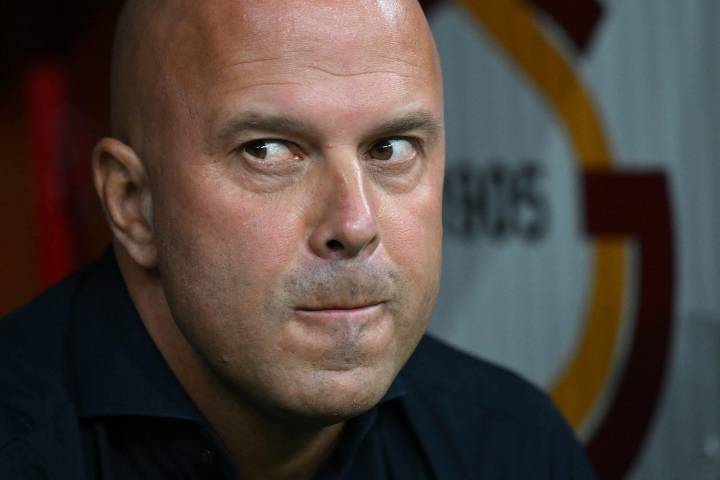 Arne Slot has a specific issue to fix in Liverpool's defence