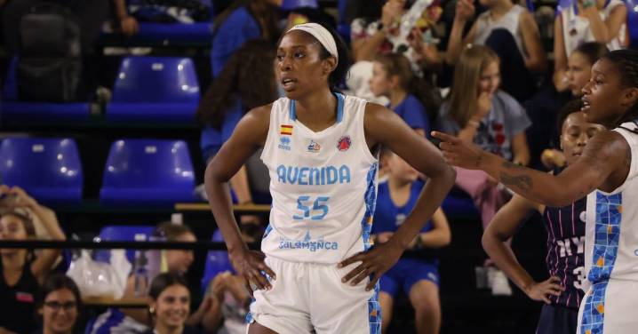 ¡Sigue el minuto a minuto del Perfumerías Avenida