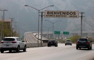 Despojan a familia de su auto en límites de la Monterrey