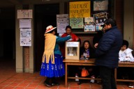 Cerraron mesas electorales para comenzar conteo de votos en segunda vuelta presidencial de Bolivia