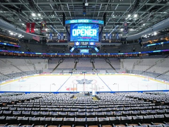 Maple Leafs, Raptors make game-time changes for World Series