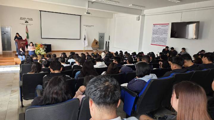 FEUM impulsa estrategias para reducir la deserción escolar