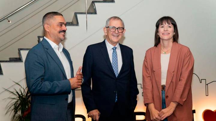 Ferrero pone fin a 22 años como alcalde: «Carballo se queda en buenas manos»