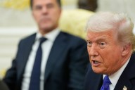 Trump vuelve a criticar a España ante el secretario general de la OTAN: "no juega en equipo"
