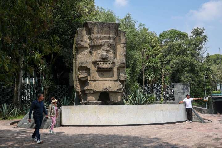 Diputados avalan subir costos para extranjeros