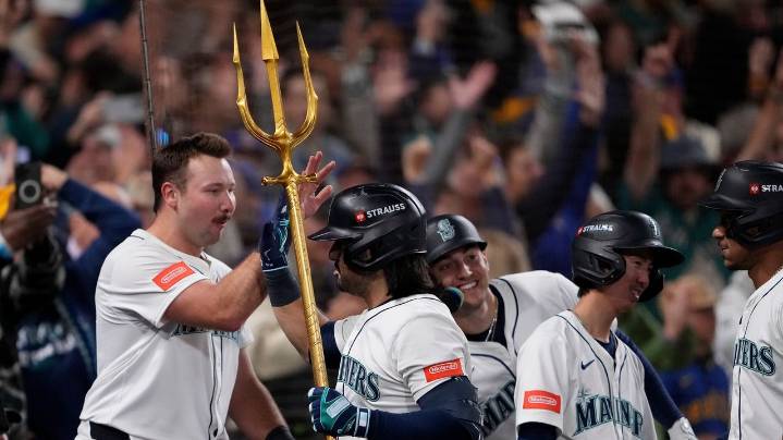 Mariners a win from first World Series, beat Blue Jays behind Suárez's grand slam for 3