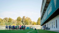 Bartra, Llorente y Deossa se reincorporan al grupo y aumentan la competencia interna