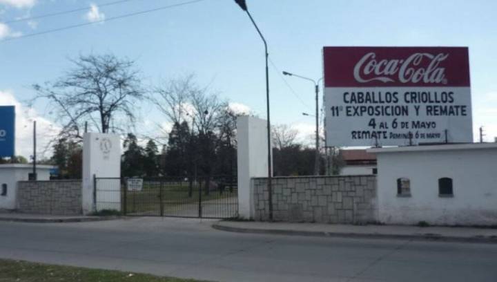 Intimaron a la Sociedad Rural para que arregle las veredas