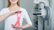 Cáncer de mama: cómo los tratamientos oncológicos afectan la piel y cómo reducir sus efectos
